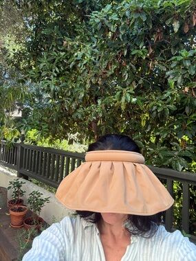 Beneunder Clamshell Visor in beige/tan